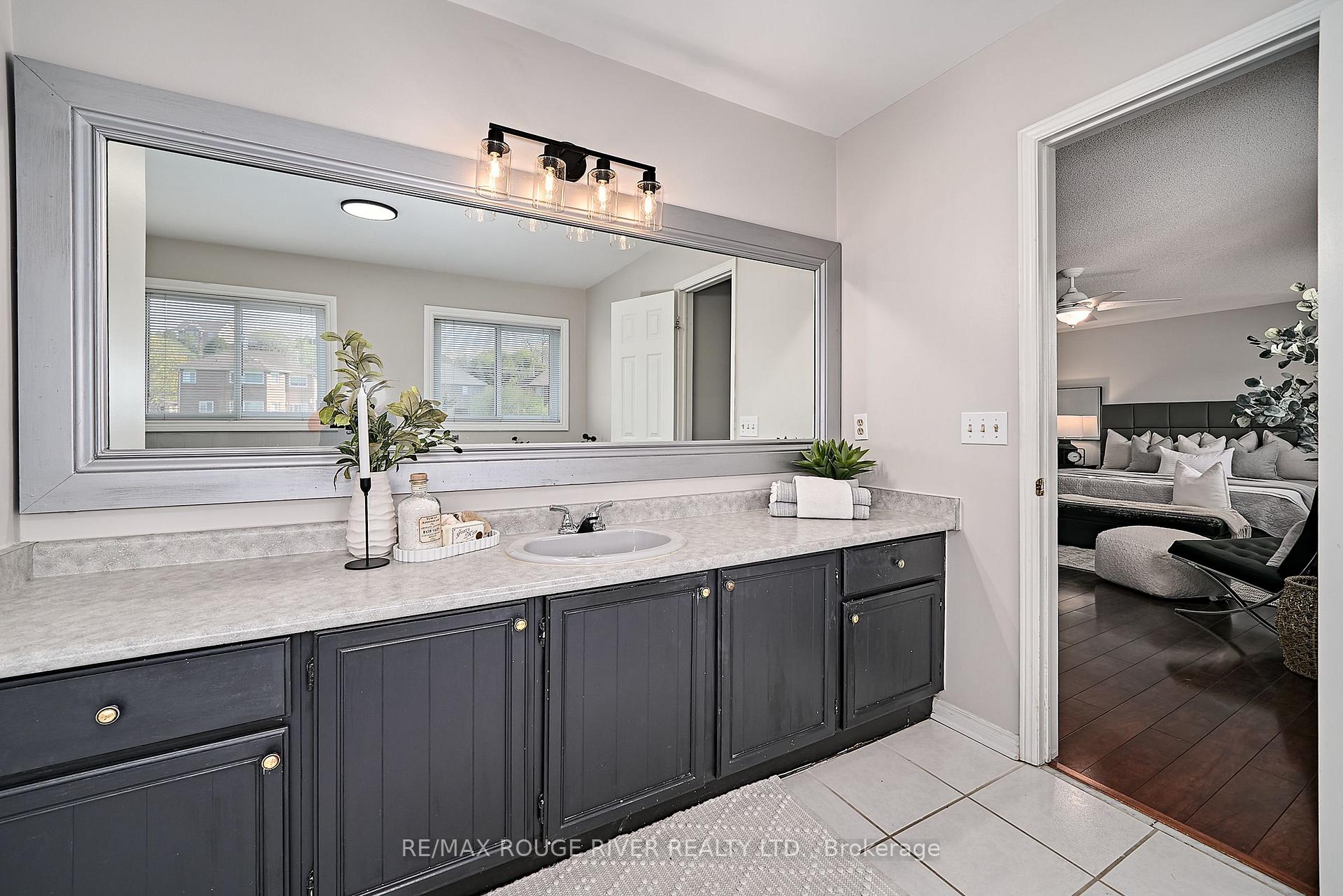 Photo 26 of 1036 Sandcliff Drive, Oshawa, Pinecrest — HOMEH