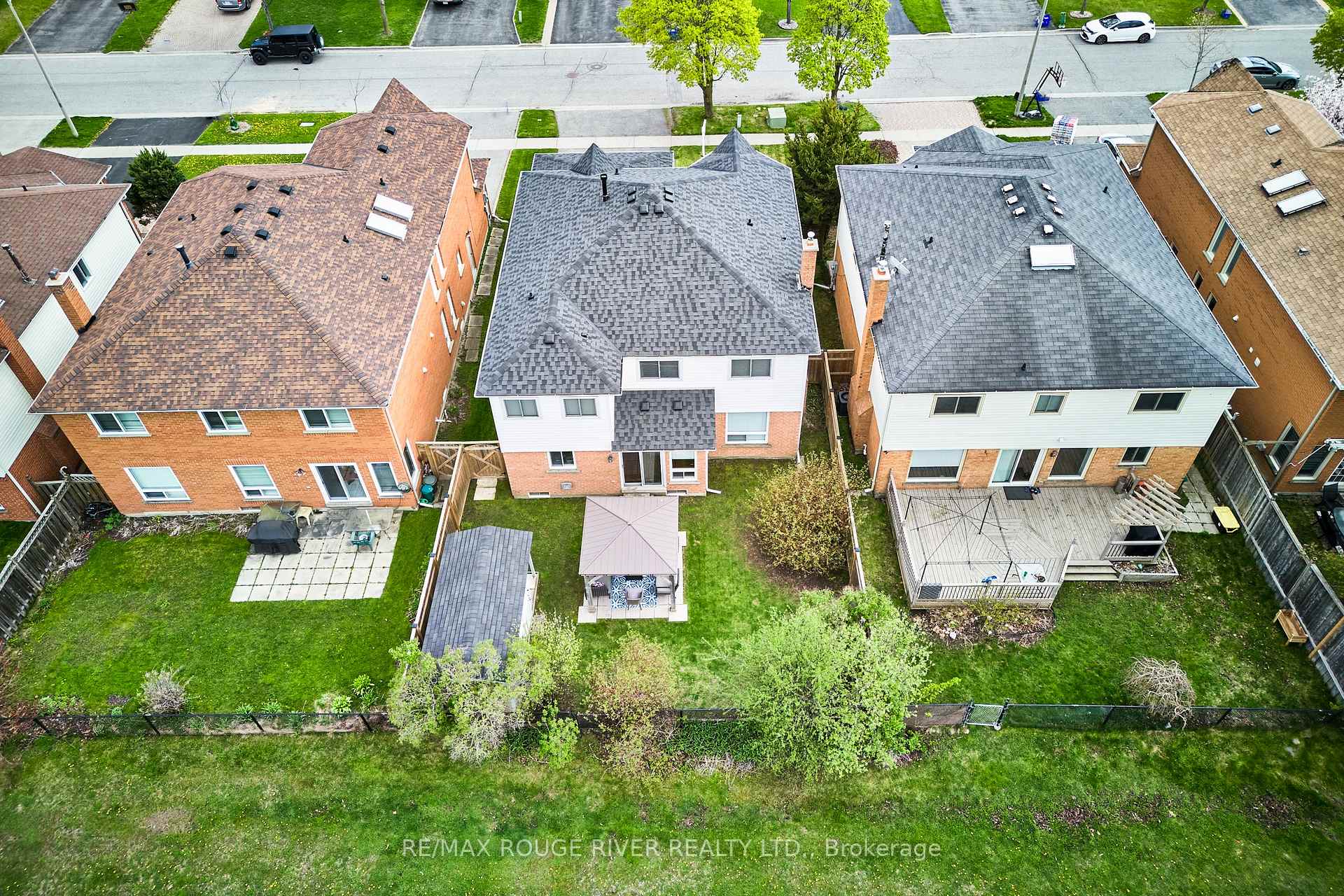 Photo 38 of 1036 Sandcliff Drive, Oshawa, Pinecrest — HOMEH
