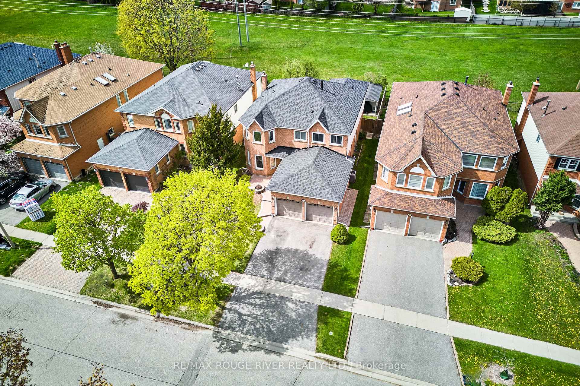 Photo 40 of 1036 Sandcliff Drive, Oshawa, Pinecrest — HOMEH