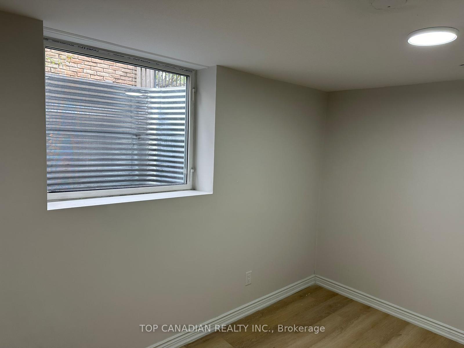 Photo 6 of B-1398 Tampa Crescent, Oshawa, Samac — HOMEH