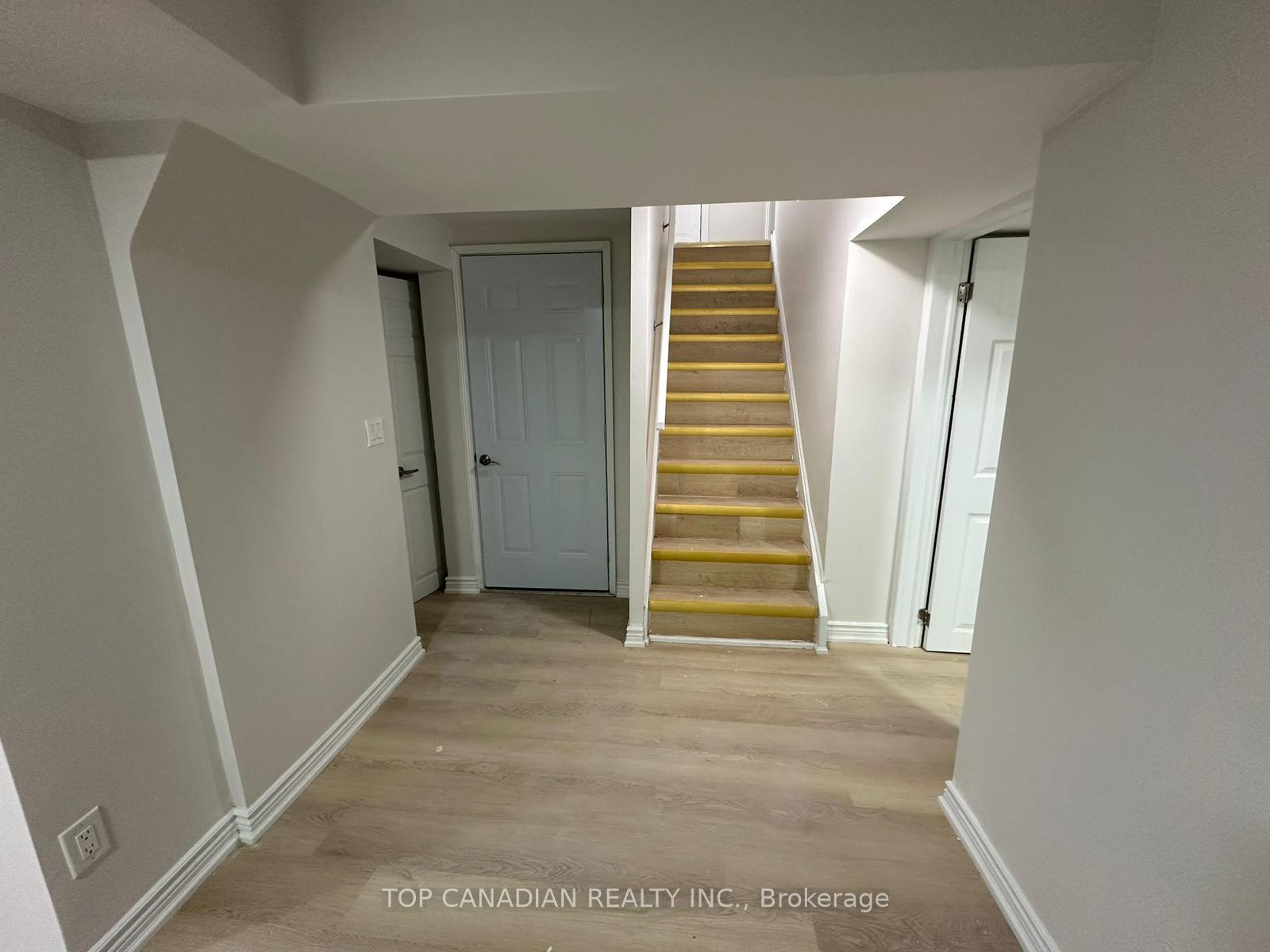 Photo 7 of B-1398 Tampa Crescent, Oshawa, Samac — HOMEH