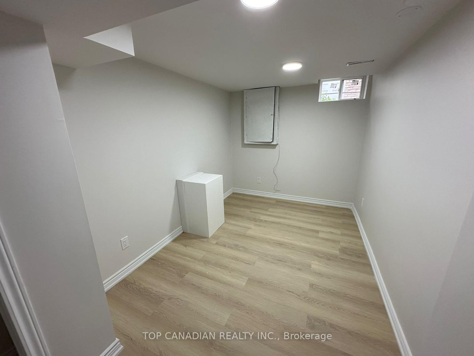 Photo 9 of B-1398 Tampa Crescent, Oshawa, Samac — HOMEH