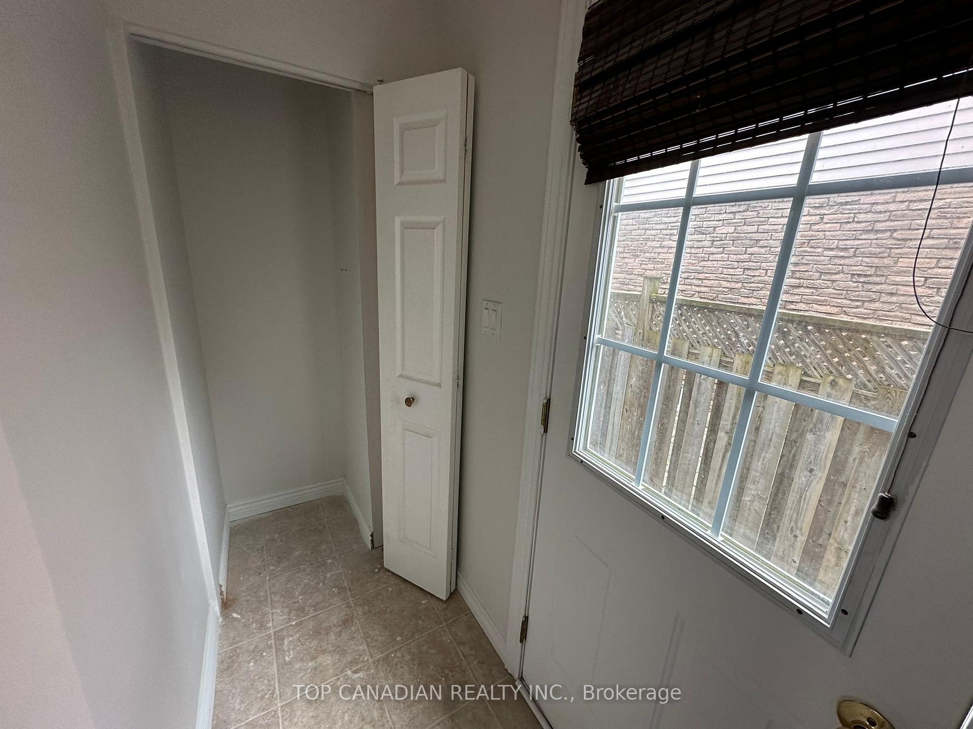 Photo 18 of B-1398 Tampa Crescent, Oshawa, Samac — HOMEH