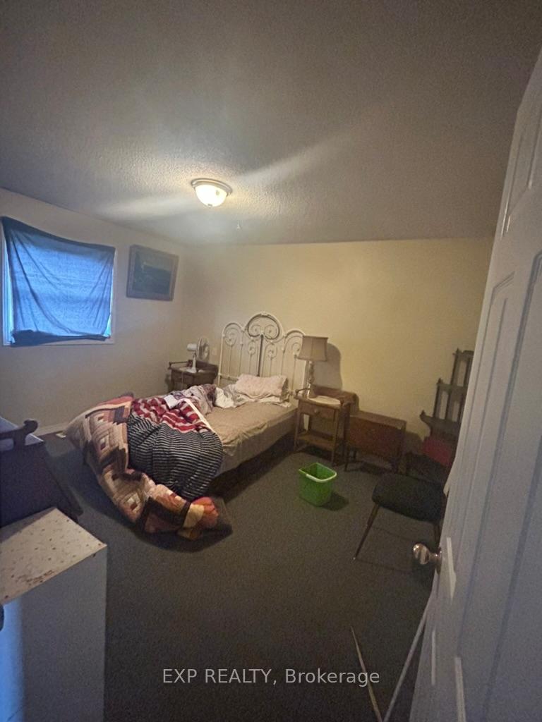 Photo 5 of 468 Gillan Road, Renfrew — HOMEH