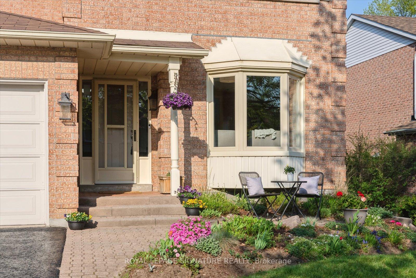 Photo 2 of 2013 Lynn Heights Drive, Pickering, Liverpool — HOMEH