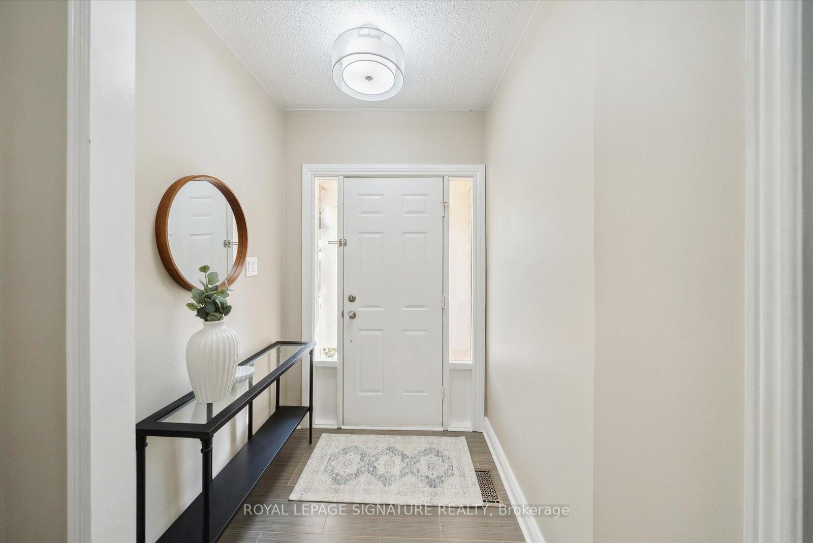 Photo 3 of 2013 Lynn Heights Drive, Pickering, Liverpool — HOMEH