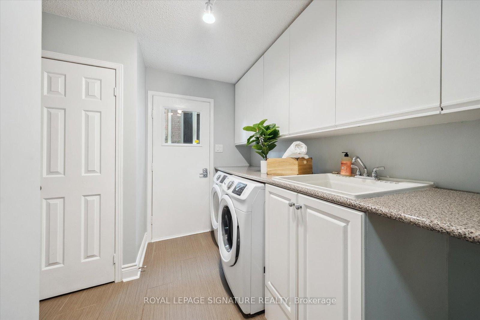 Photo 19 of 2013 Lynn Heights Drive, Pickering, Liverpool — HOMEH