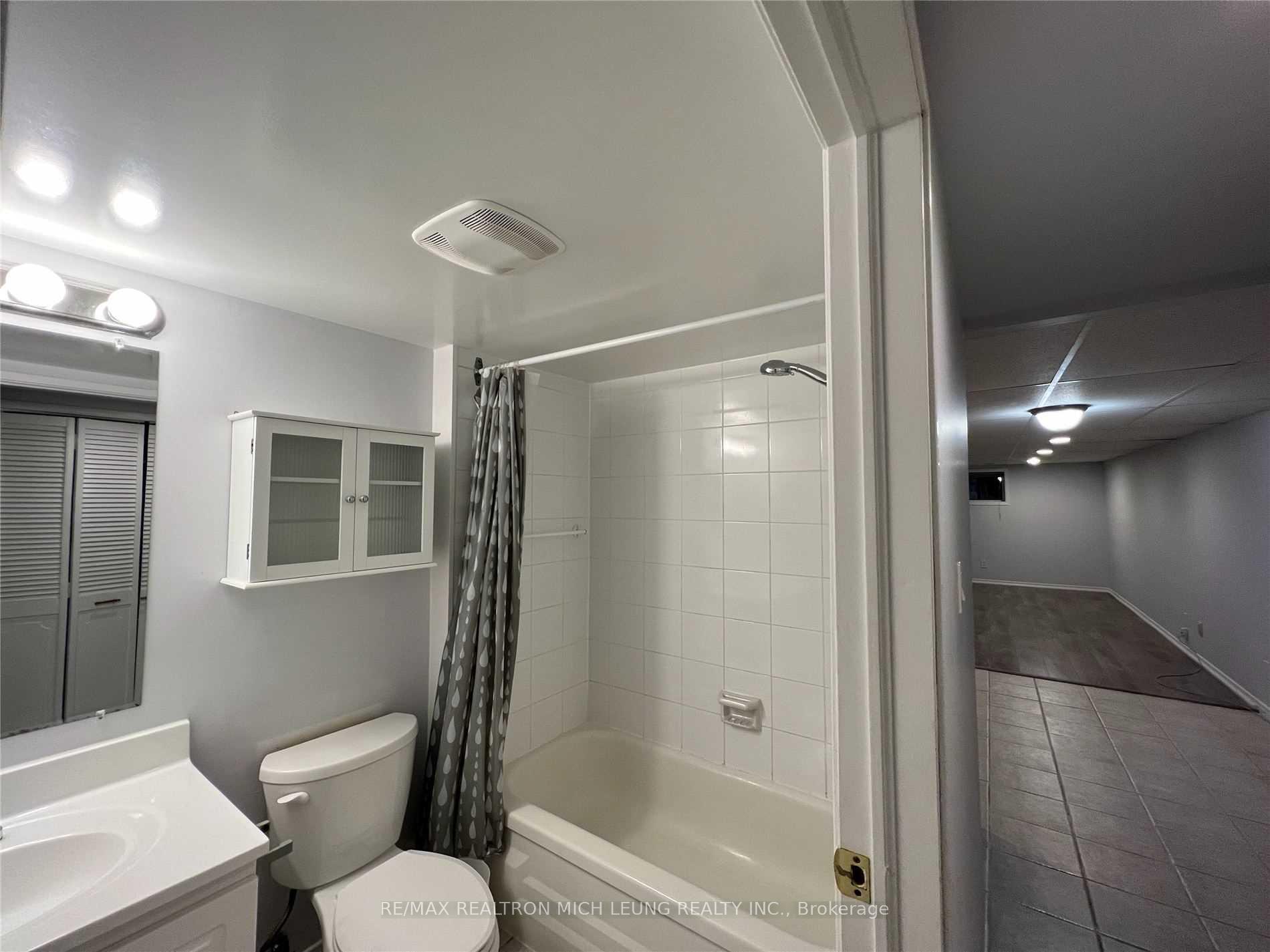 Photo 13 of Unit Lower, 947 Oklahoma Drive, Pickering, West Shore — HOMEH