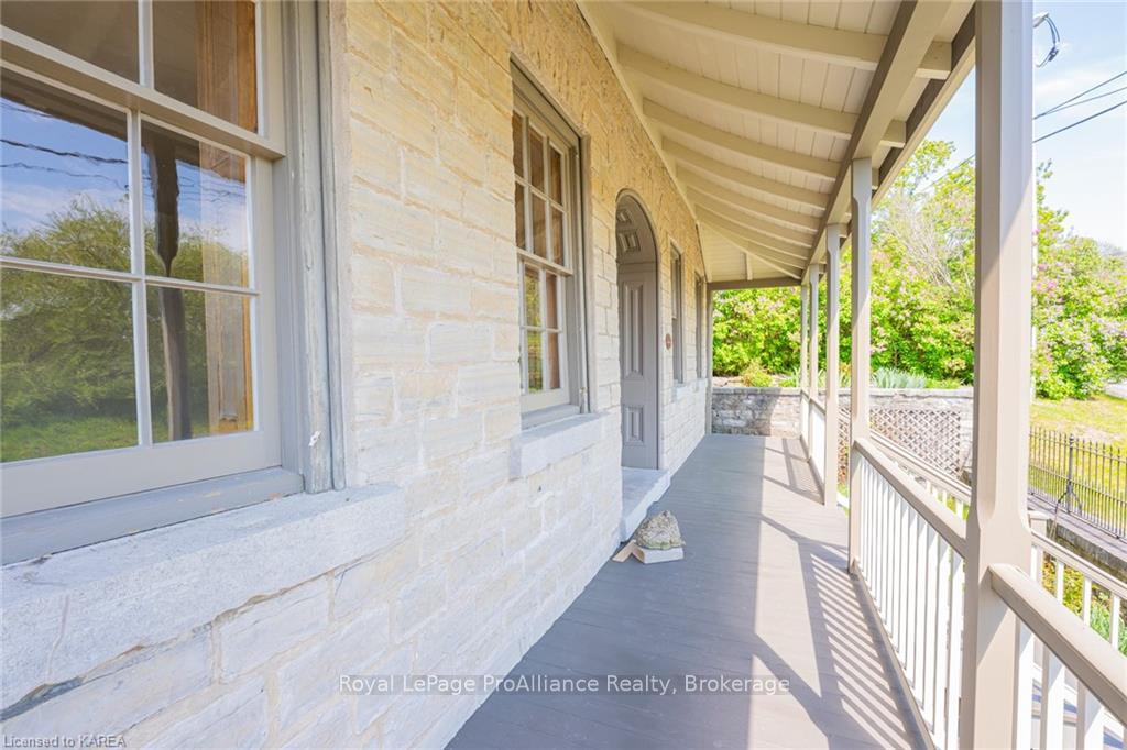 Photo 6 of 230 James Street, Kingston, Kingston East (Incl Barret Crt) — HOMEH