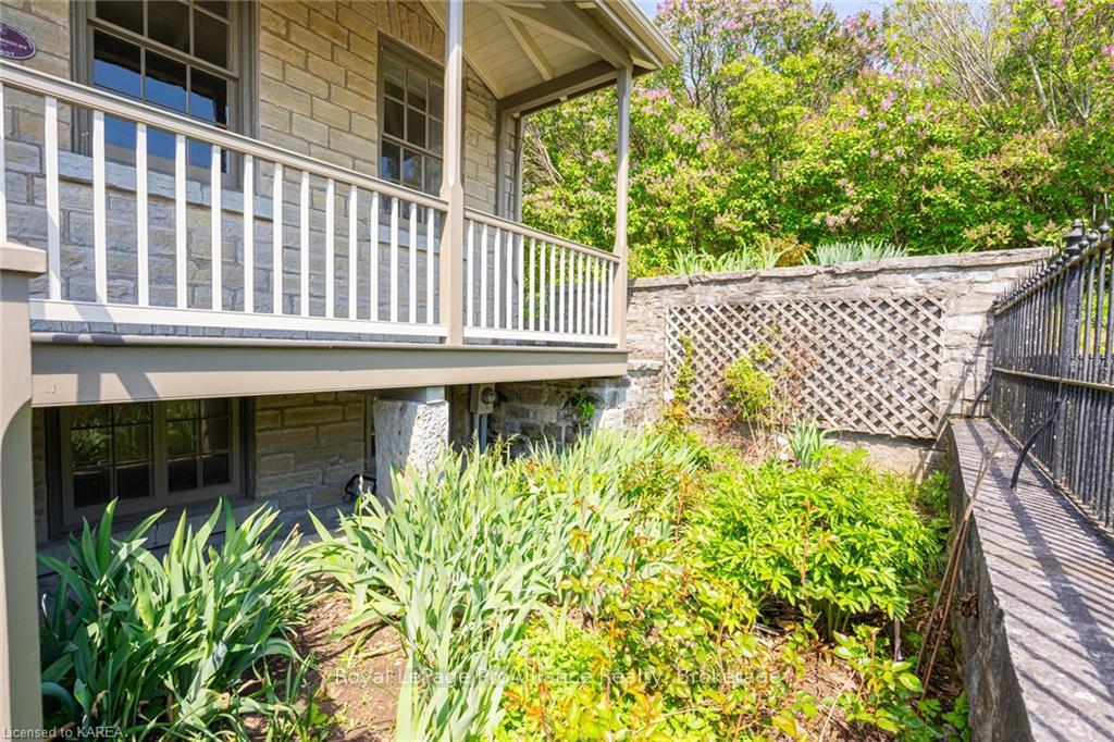 Photo 8 of 230 James Street, Kingston, Kingston East (Incl Barret Crt) — HOMEH