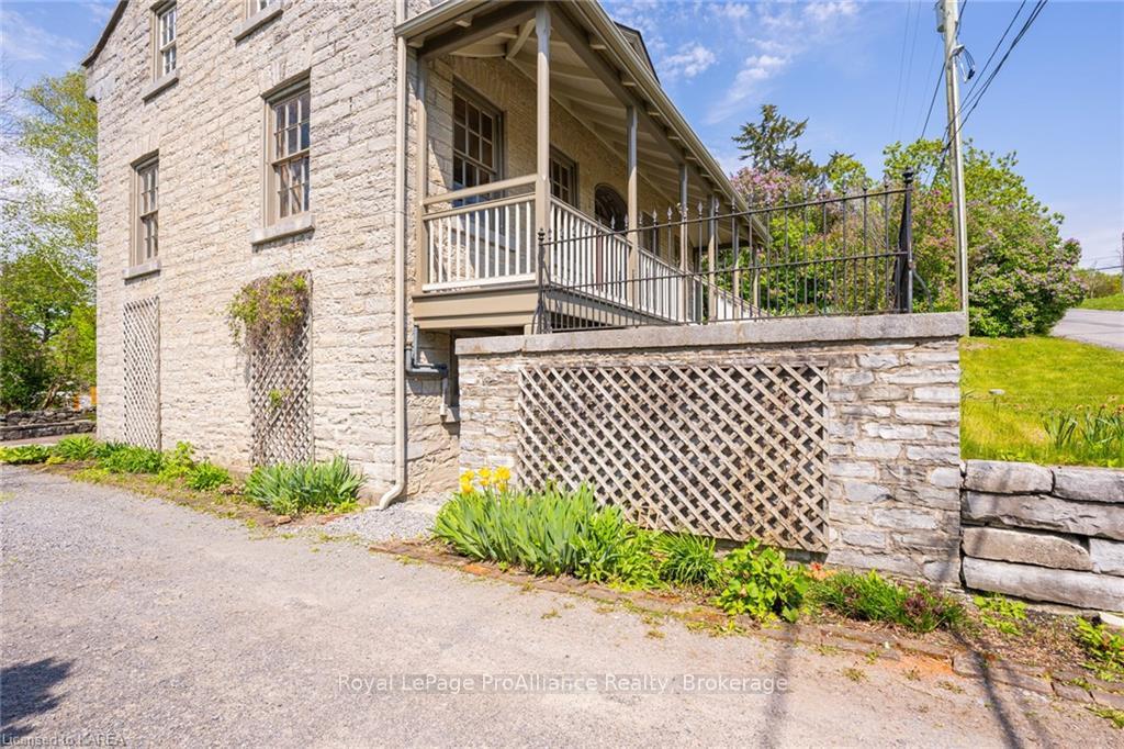 Photo 9 of 230 James Street, Kingston, Kingston East (Incl Barret Crt) — HOMEH