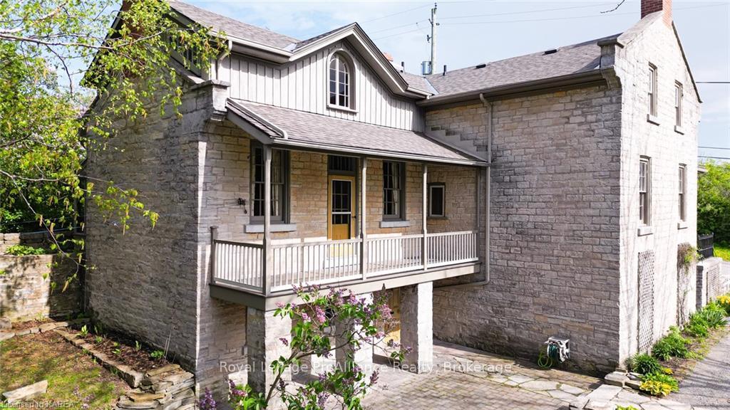 Photo 10 of 230 James Street, Kingston, Kingston East (Incl Barret Crt) — HOMEH