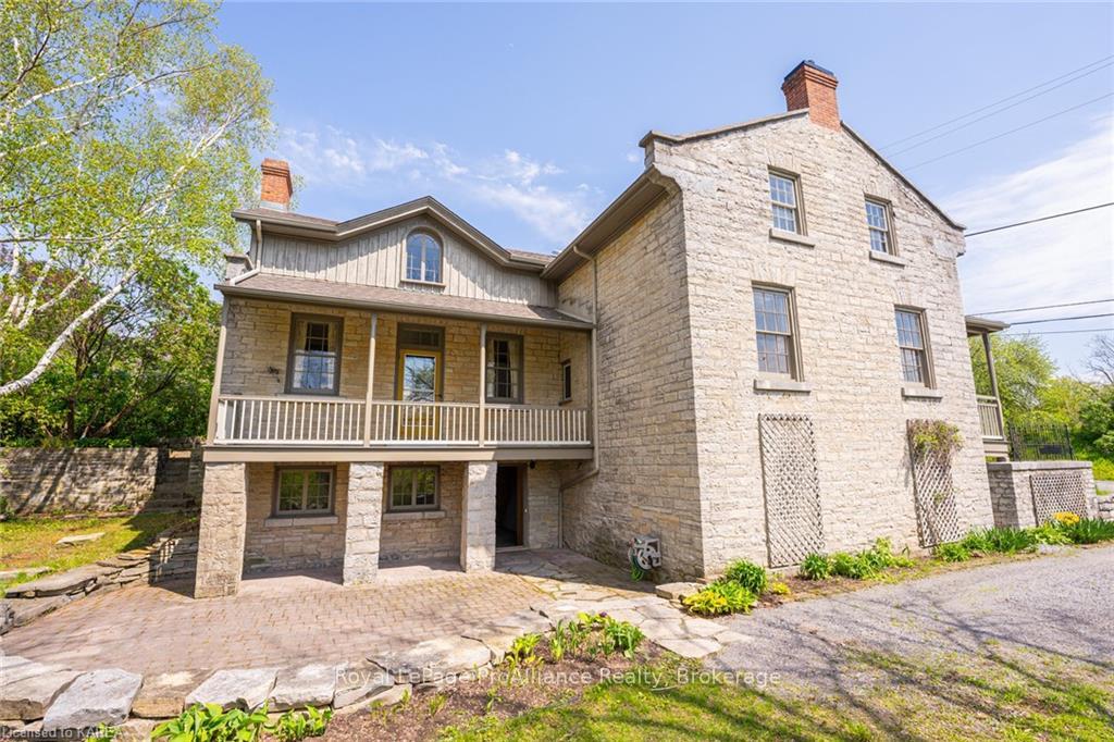 Photo 11 of 230 James Street, Kingston, Kingston East (Incl Barret Crt) — HOMEH