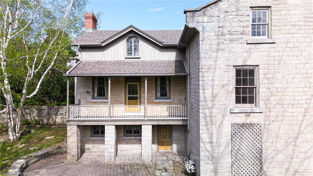 Photo 12 of 230 James Street, Kingston, Kingston East (Incl Barret Crt) — HOMEH