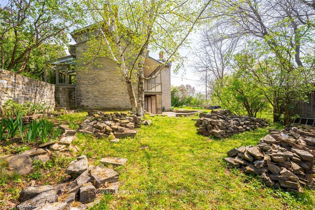 Photo 13 of 230 James Street, Kingston, Kingston East (Incl Barret Crt) — HOMEH