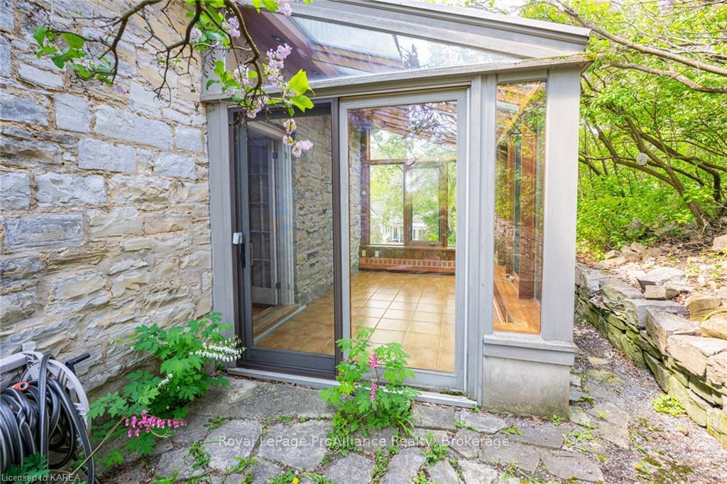 Photo 17 of 230 James Street, Kingston, Kingston East (Incl Barret Crt) — HOMEH