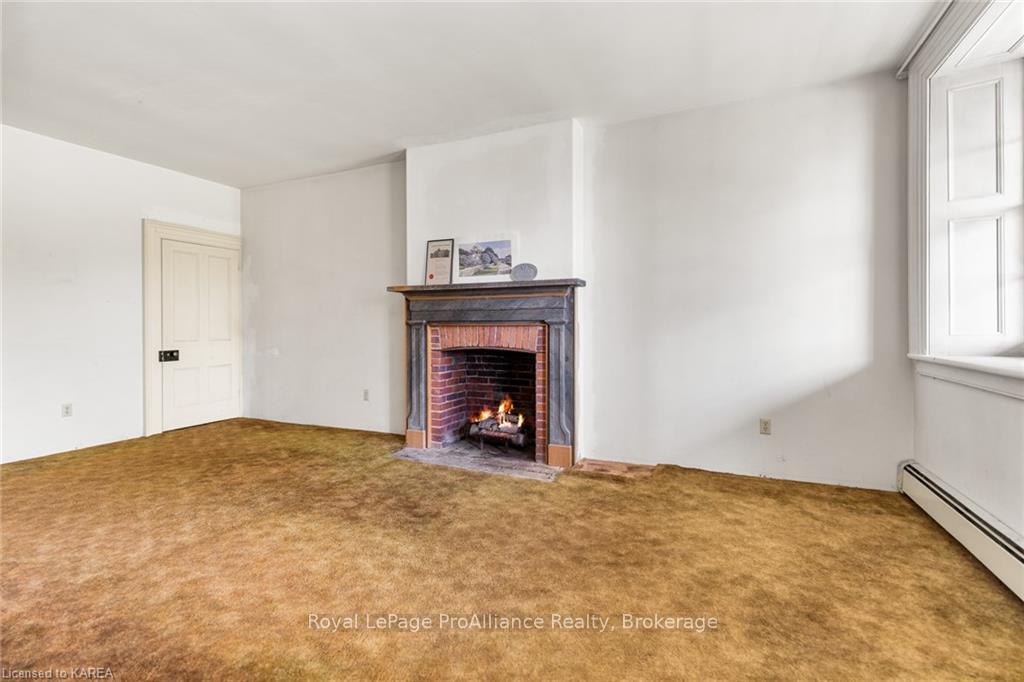 Photo 24 of 230 James Street, Kingston, Kingston East (Incl Barret Crt) — HOMEH