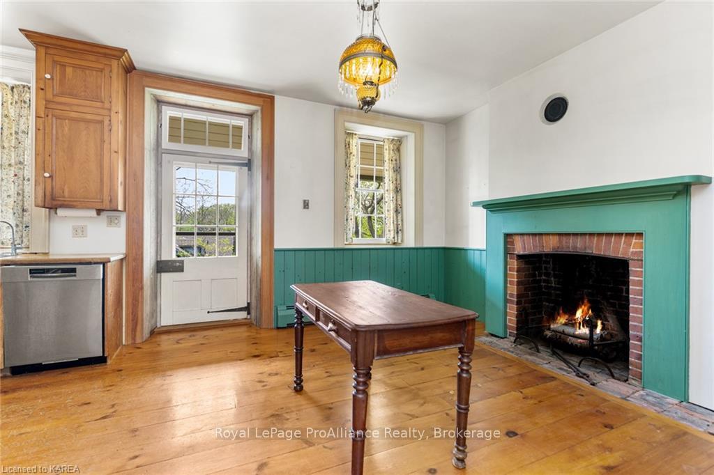 Photo 26 of 230 James Street, Kingston, Kingston East (Incl Barret Crt) — HOMEH