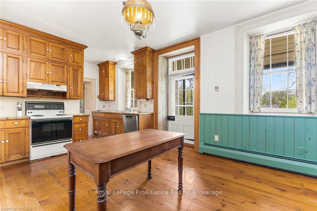 Photo 27 of 230 James Street, Kingston, Kingston East (Incl Barret Crt) — HOMEH