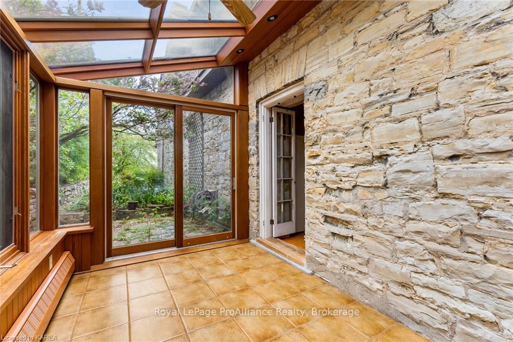 Photo 30 of 230 James Street, Kingston, Kingston East (Incl Barret Crt) — HOMEH