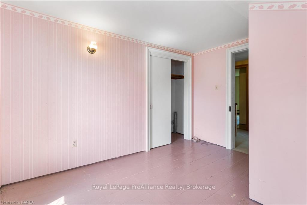 Photo 32 of 230 James Street, Kingston, Kingston East (Incl Barret Crt) — HOMEH
