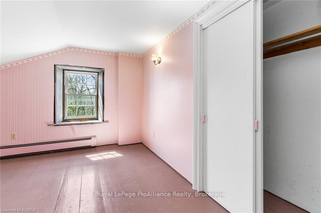 Photo 33 of 230 James Street, Kingston, Kingston East (Incl Barret Crt) — HOMEH