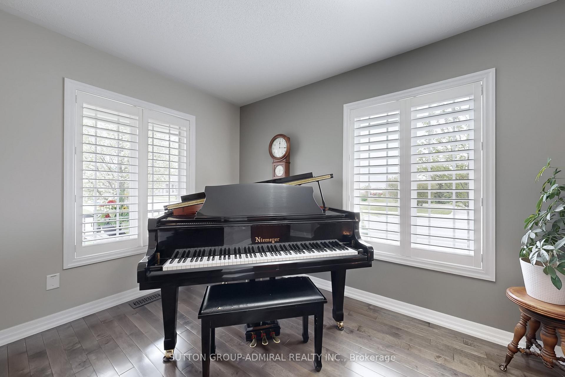 Photo 4 of 1861 Silverstone Crescent, Oshawa, Samac — HOMEH
