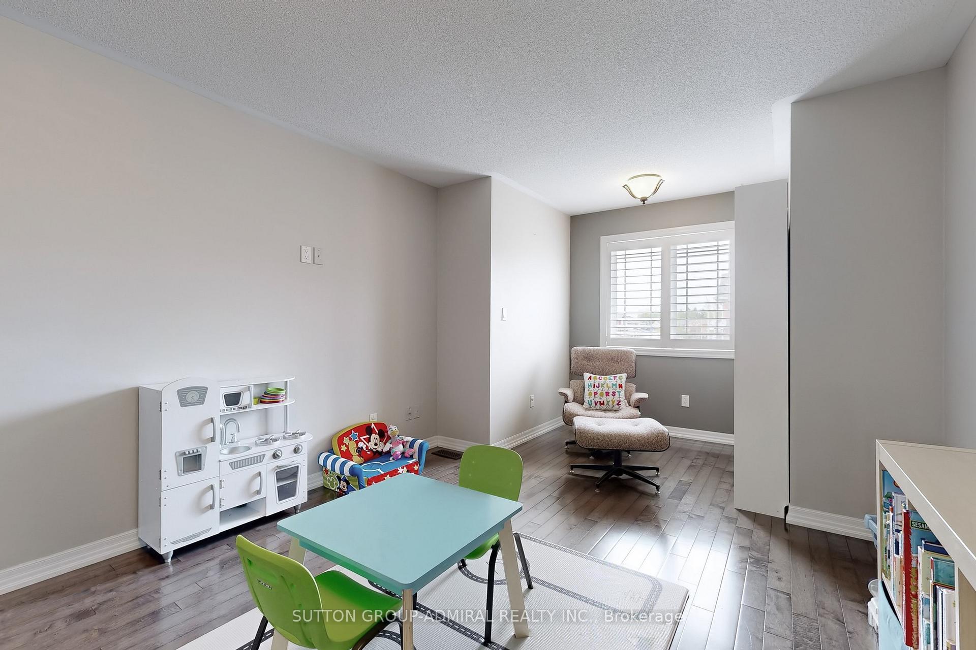 Photo 24 of 1861 Silverstone Crescent, Oshawa, Samac — HOMEH