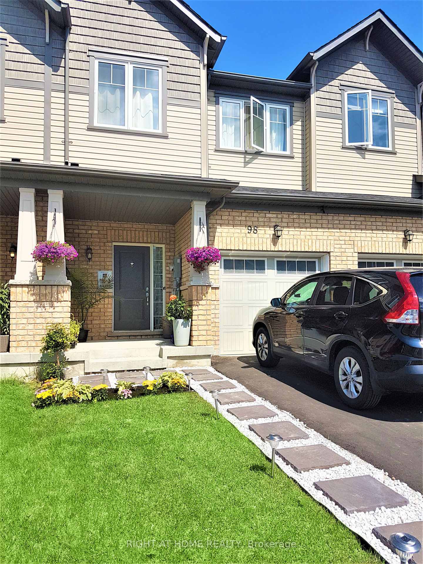 Front of 98 Nearco Gate