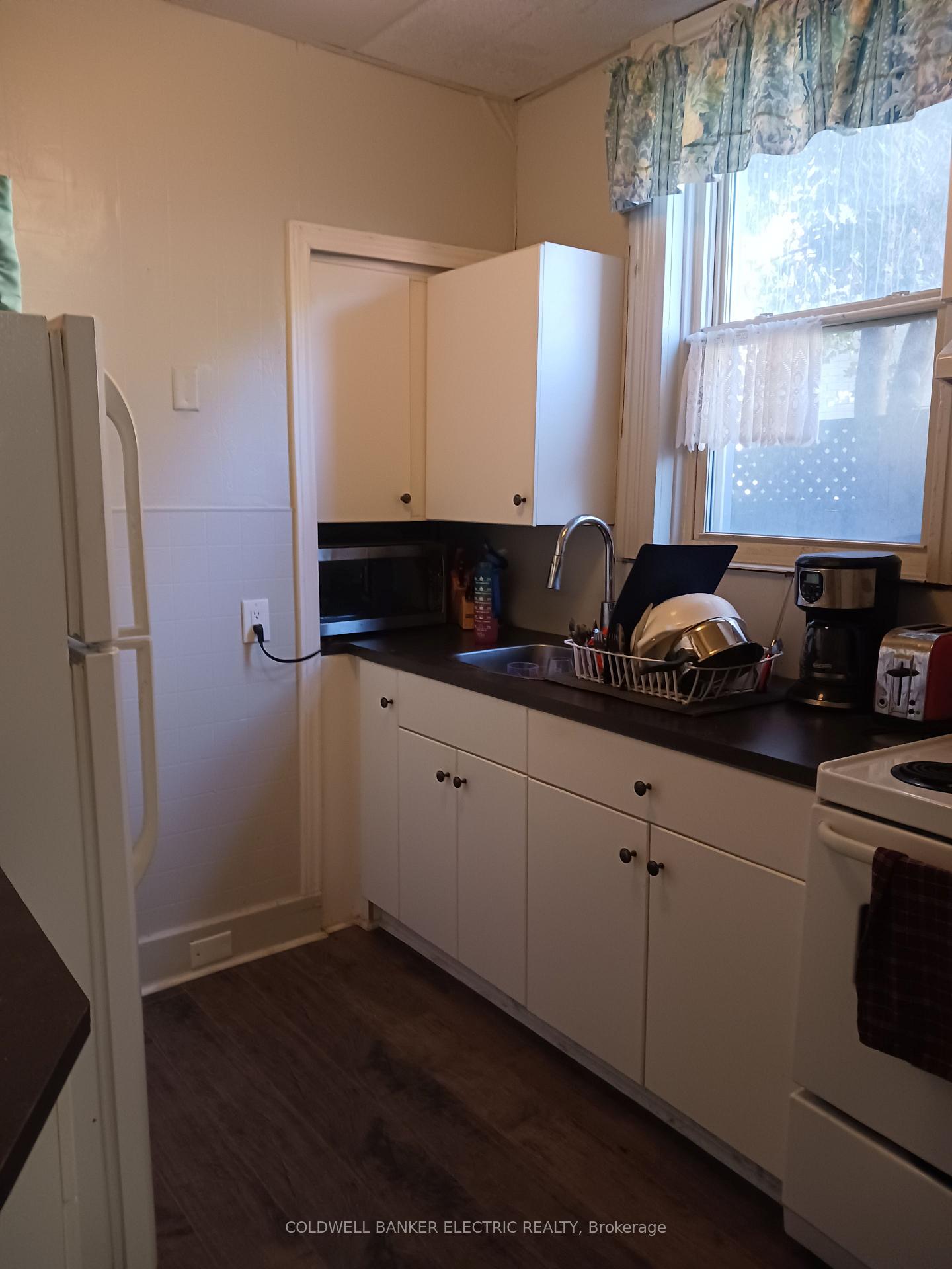 Photo 5 of 255 Reid Street, Peterborough, Town Ward 3 — HOMEH