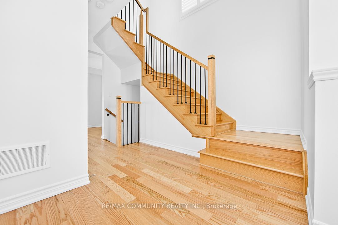 Photo 3 of 1119 Cameo Street, Pickering, Rural Pickering — HOMEH