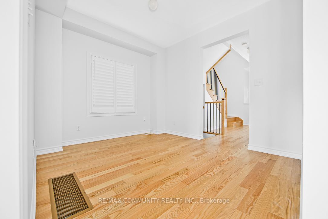 Photo 5 of 1119 Cameo Street, Pickering, Rural Pickering — HOMEH