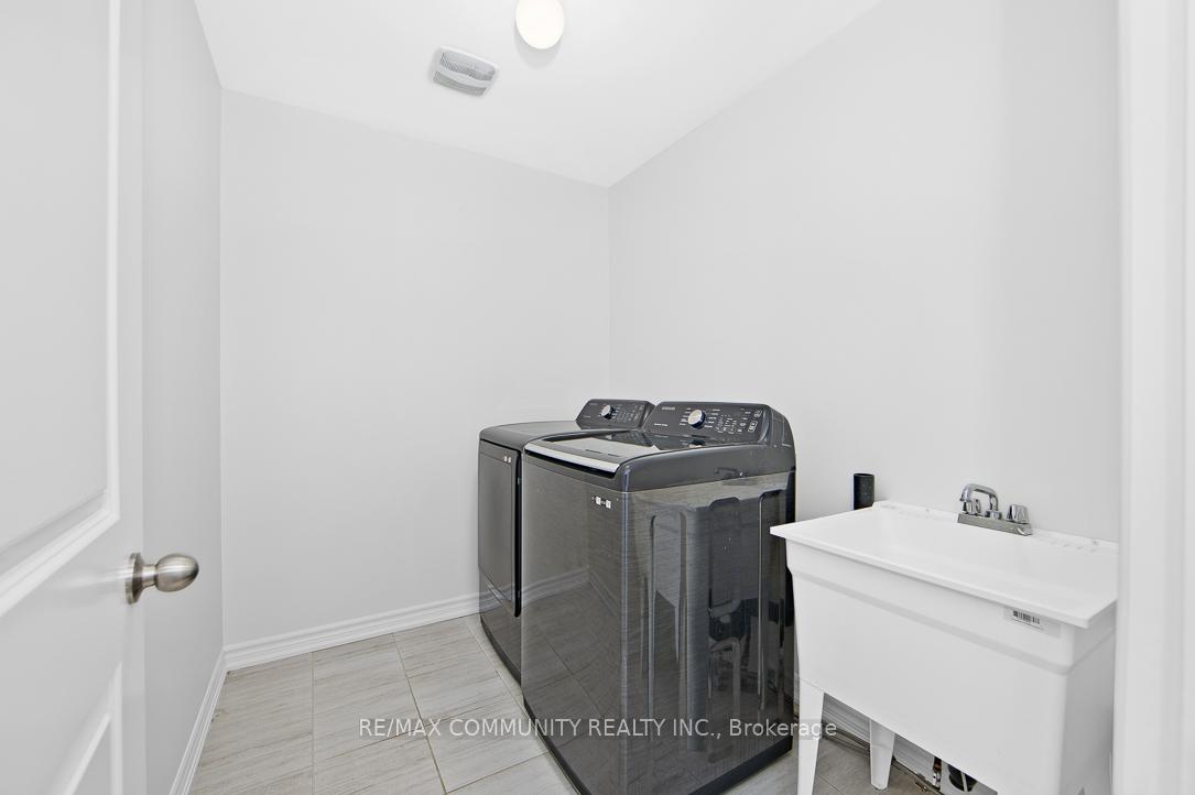 Photo 18 of 1119 Cameo Street, Pickering, Rural Pickering — HOMEH