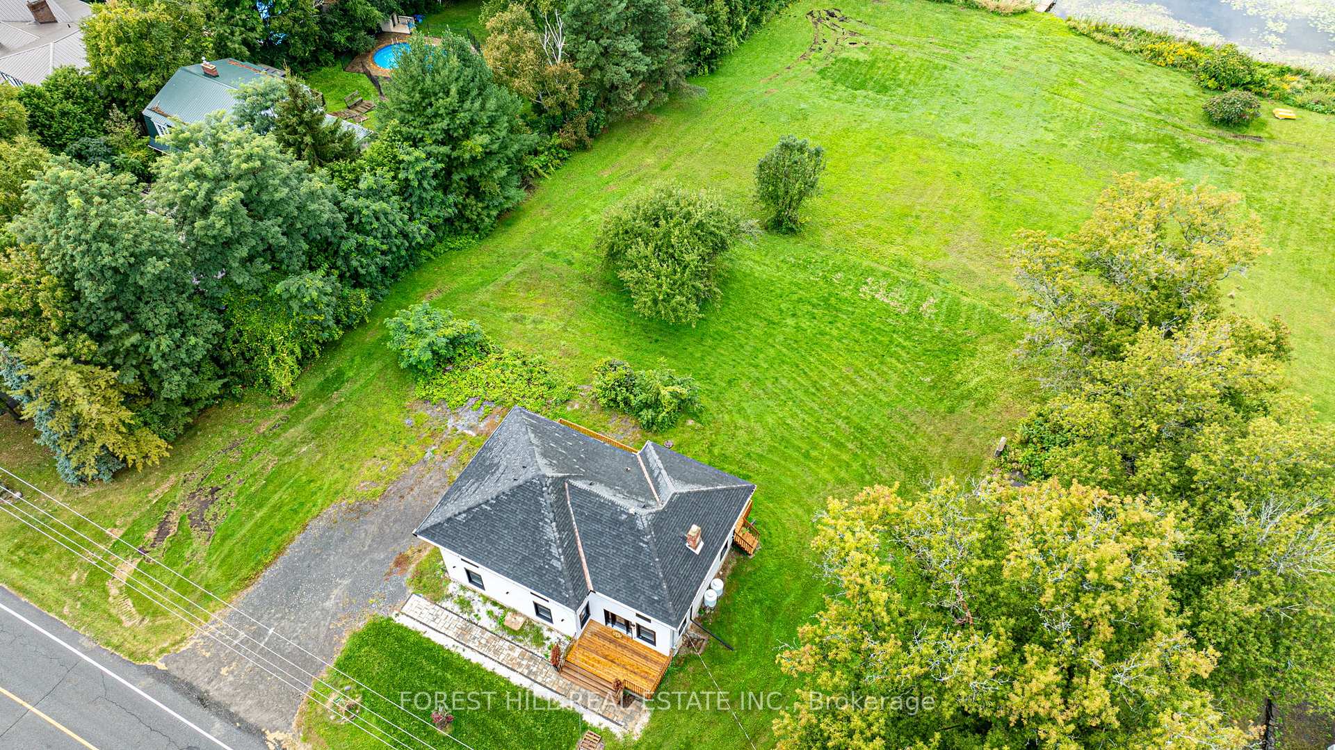 Photo 28 of 2242 County Road 3, Prince Edward County, Ameliasburg Ward — HOMEH