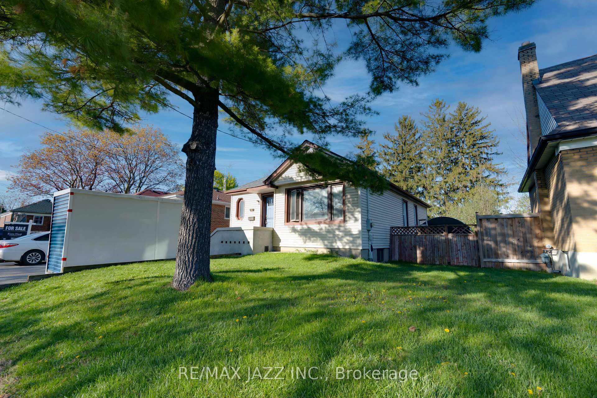 Photo 3 of 101 Luke Street, Oshawa, O'Neill — HOMEH