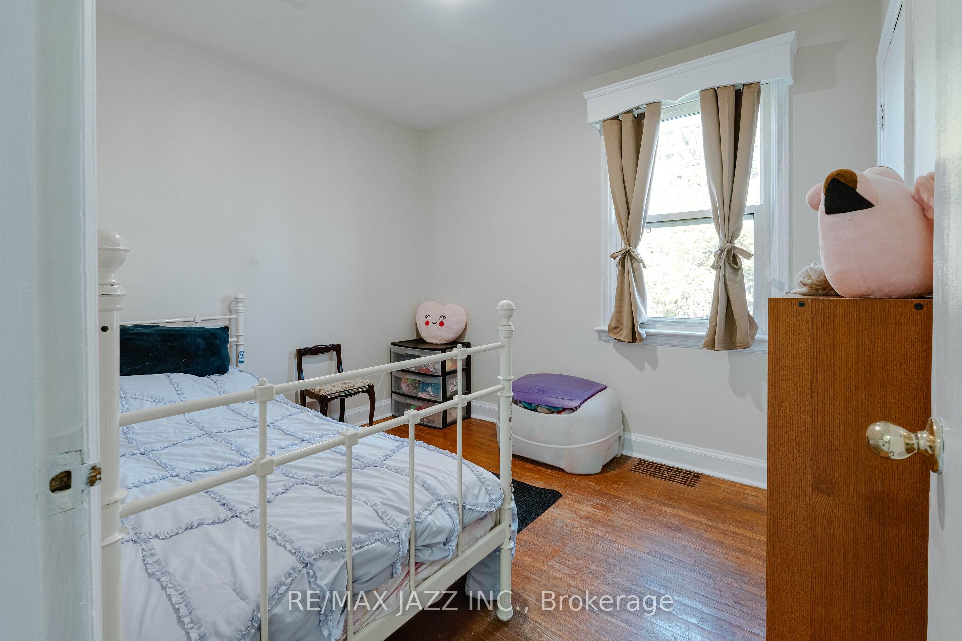 Photo 16 of 101 Luke Street, Oshawa, O'Neill — HOMEH