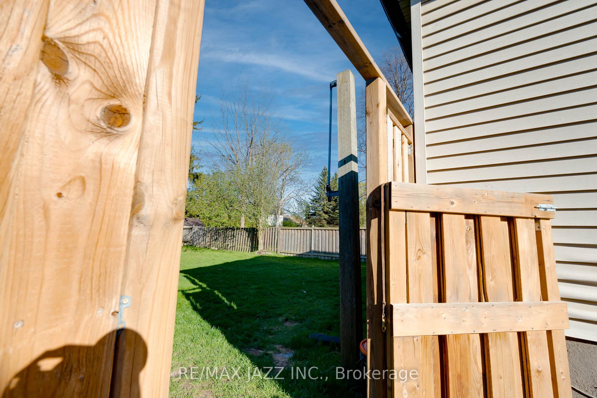 Photo 26 of 101 Luke Street, Oshawa, O'Neill — HOMEH