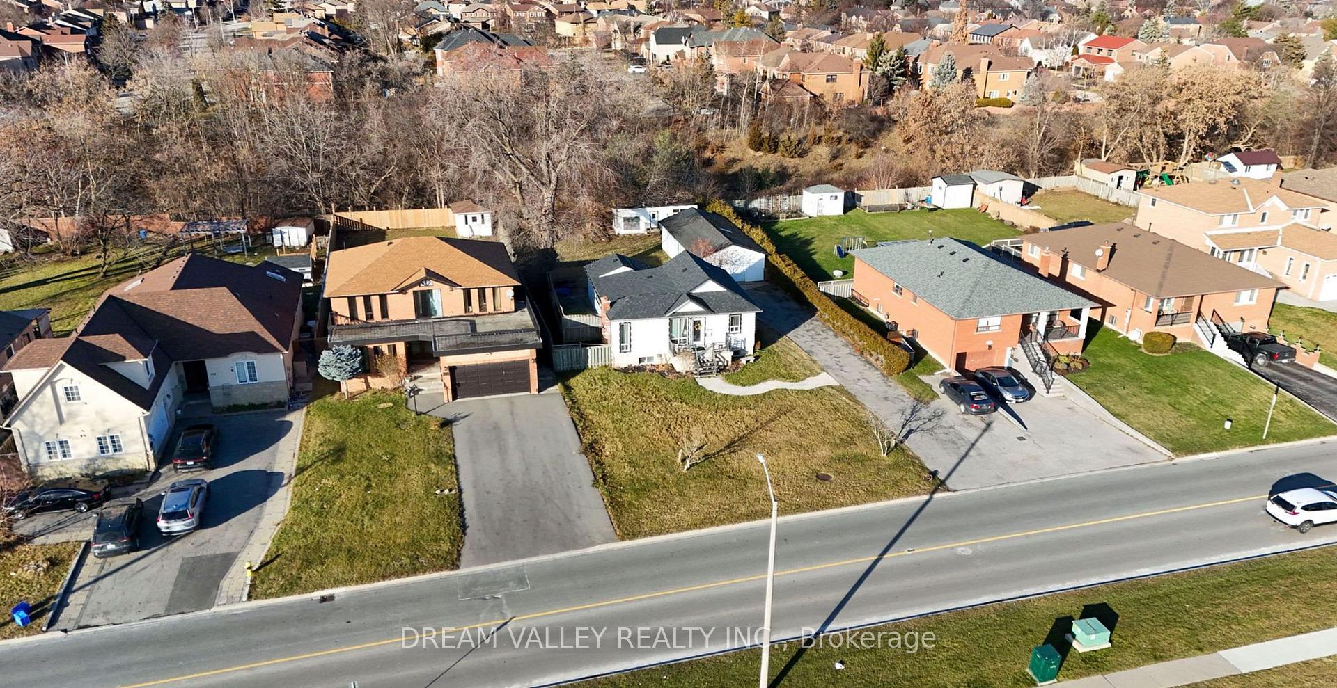 Photo 3 of Unit Upper, 622 Sheppard Avenue, Pickering, Woodlands — HOMEH
