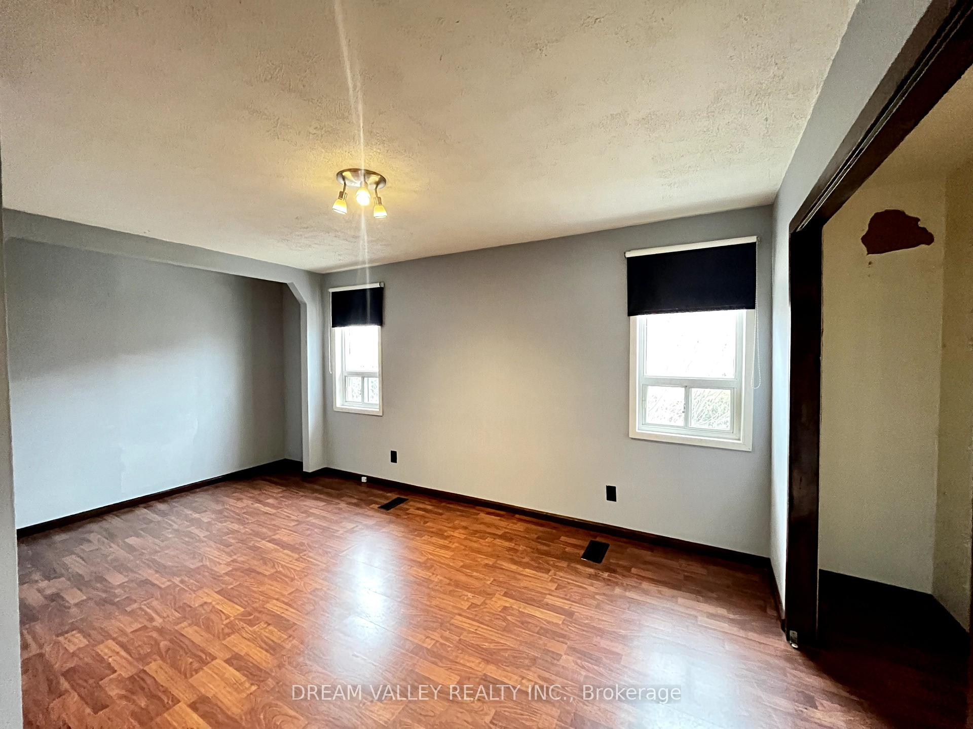 Photo 10 of Unit Upper, 622 Sheppard Avenue, Pickering, Woodlands — HOMEH
