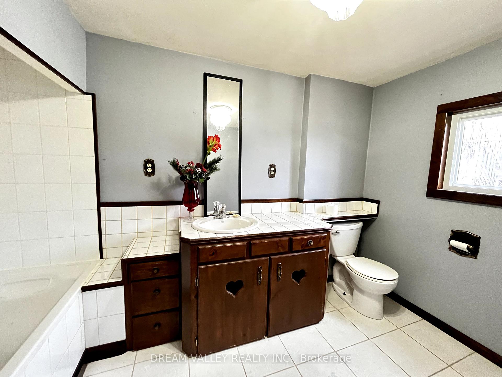 Photo 15 of Unit Upper, 622 Sheppard Avenue, Pickering, Woodlands — HOMEH