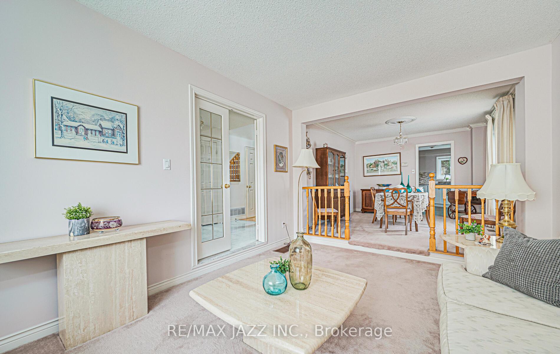 Photo 6 of 748 Pebble Court, Pickering, Amberlea — HOMEH