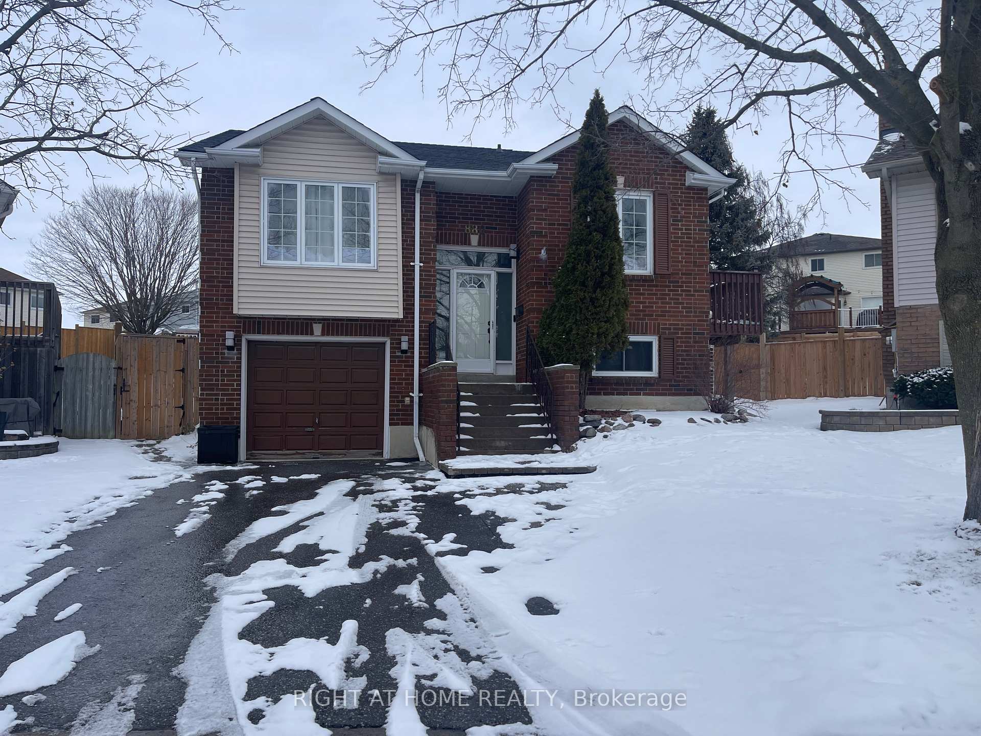 Front of Unit Lower, 880 Meadowhill Court