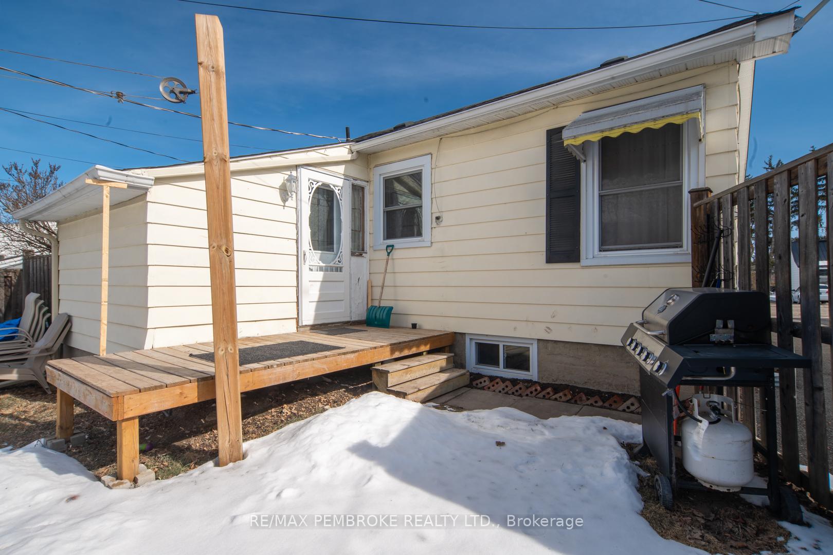 Photo 20 of 420 New Street, Renfrew — HOMEH