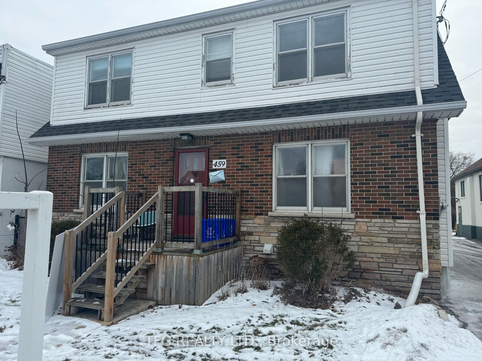Front of Unit house, 455 Bond Street