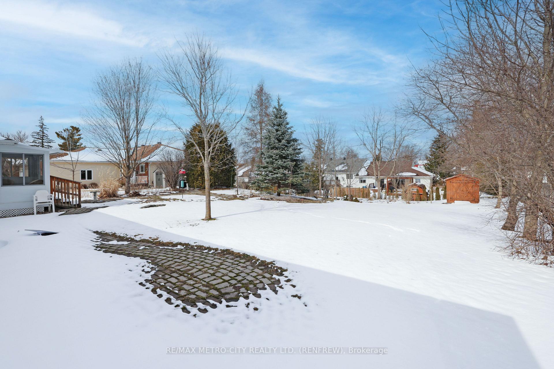 Photo 43 of 61 Plaunt Street N, Renfrew — HOMEH
