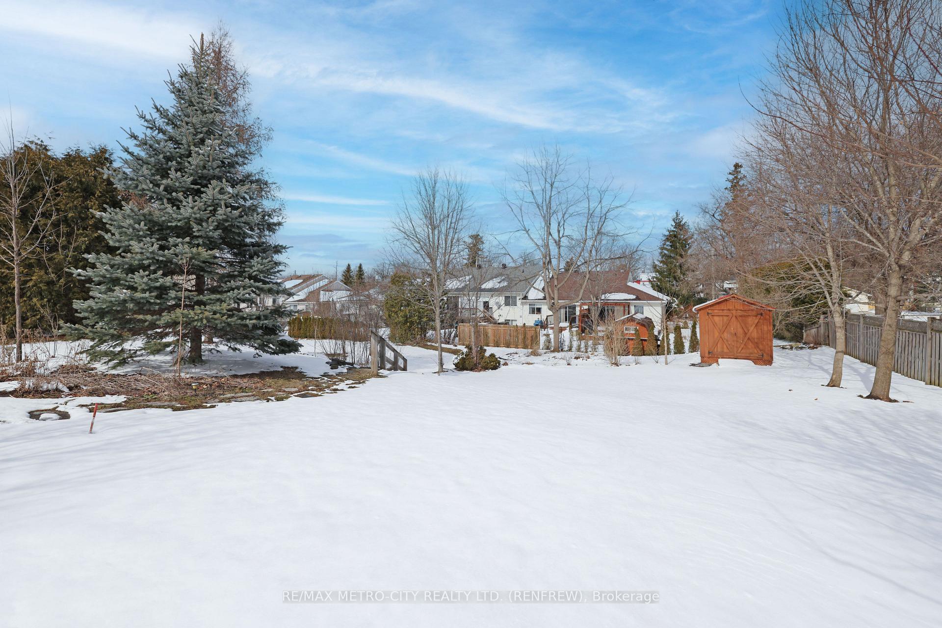 Photo 44 of 61 Plaunt Street N, Renfrew — HOMEH