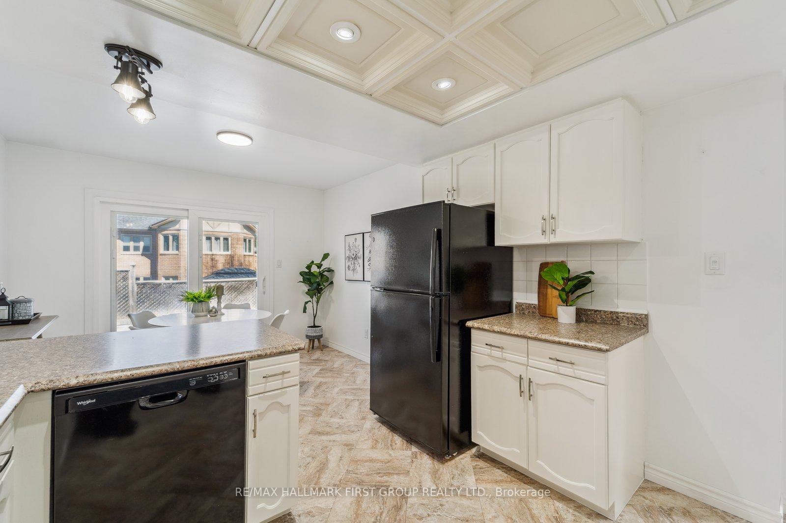 Photo 9 of 1509 Eagleview Drive, Pickering, Liverpool — HOMEH