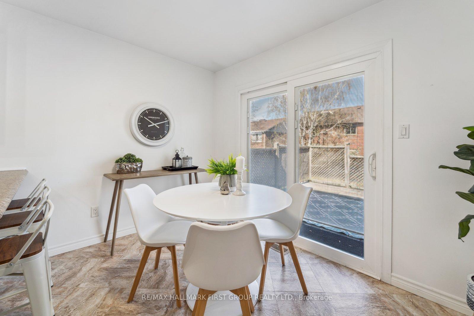 Photo 11 of 1509 Eagleview Drive, Pickering, Liverpool — HOMEH