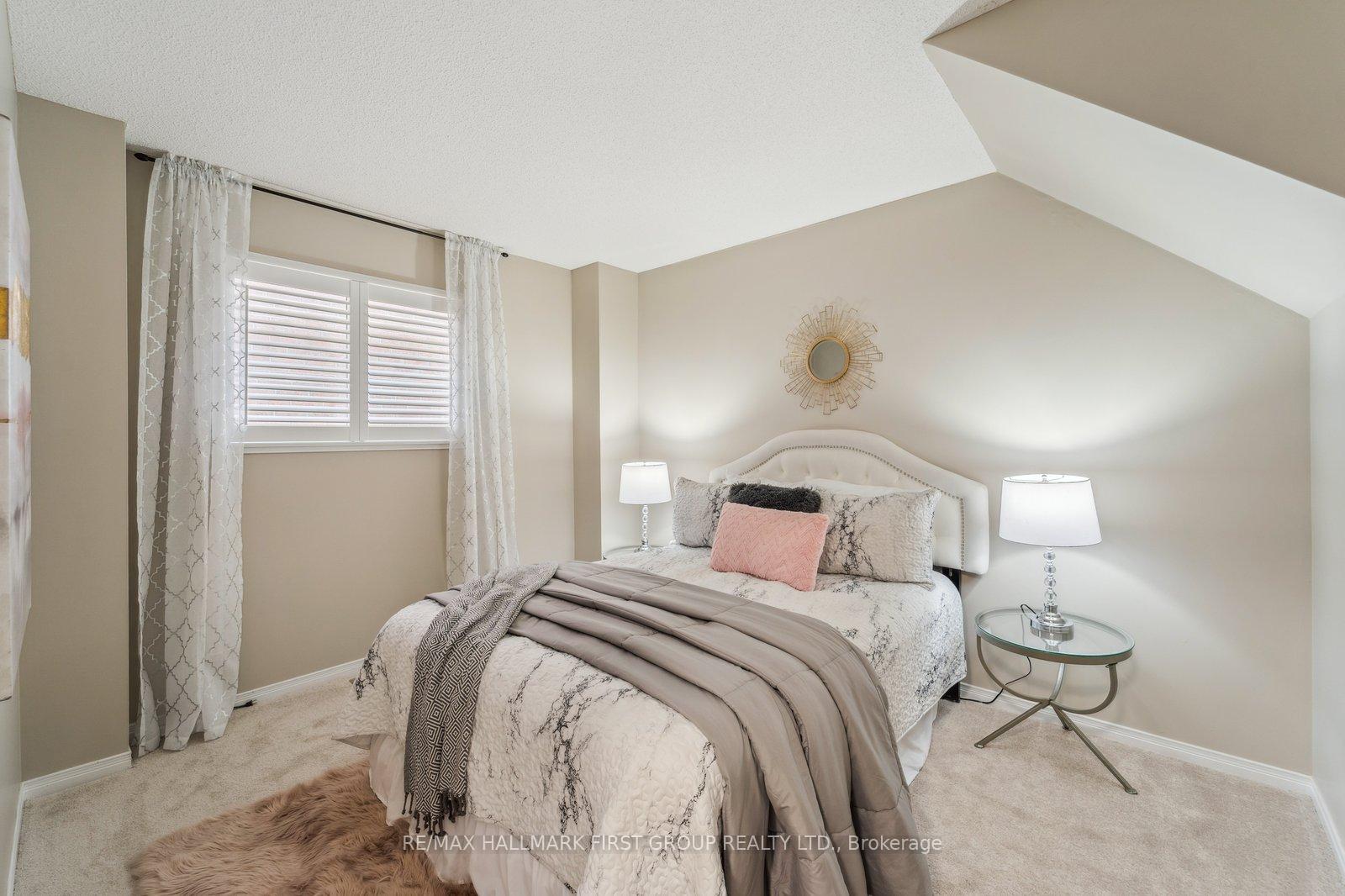 Photo 16 of 1509 Eagleview Drive, Pickering, Liverpool — HOMEH