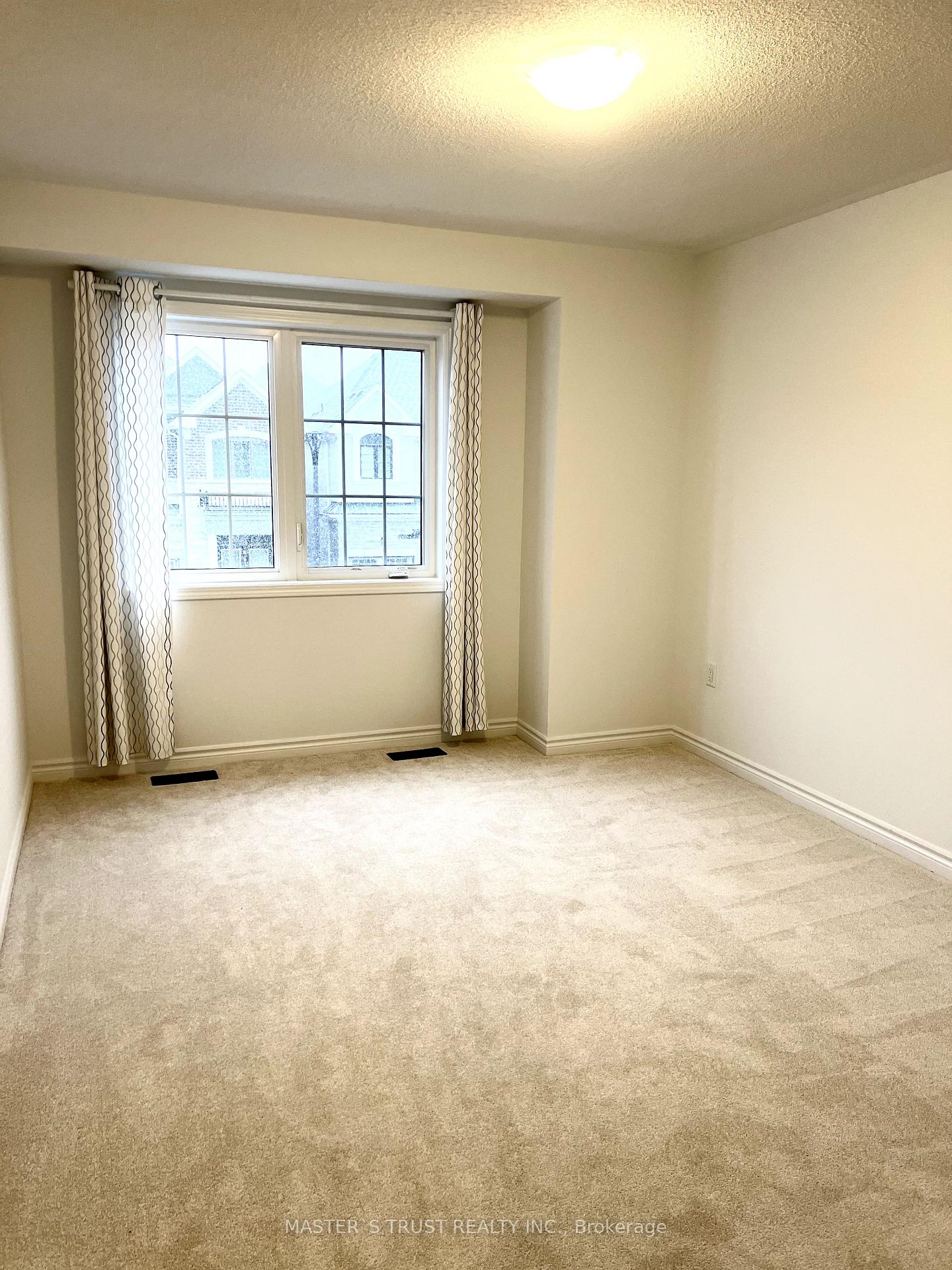 Photo 11 of 2808 Foxden Square, Pickering, Rural Pickering — HOMEH